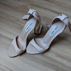 Steve Madden Rose/Nude Tie Heels, Size 6.5